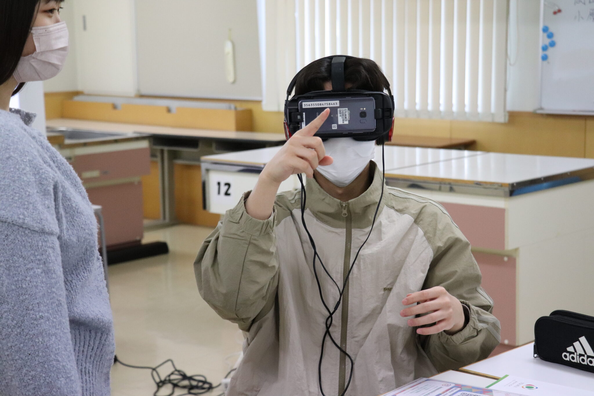 【介護福祉学科】介護業界の最先端!VRを使った授業?! |専門学校北海道福祉・保育大学校(札幌)
