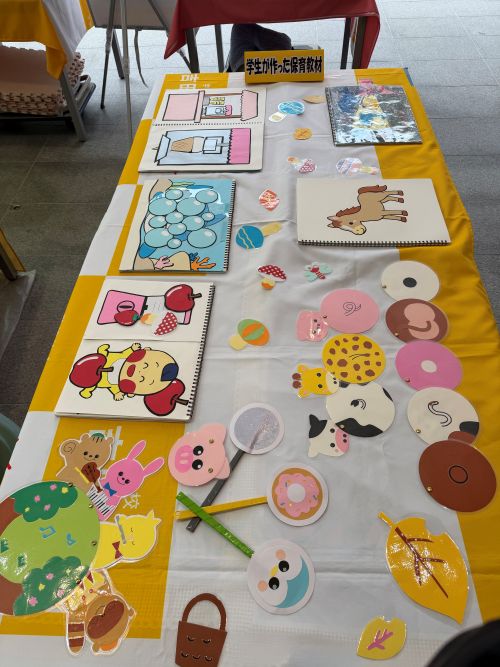保育教材の展示コーナー